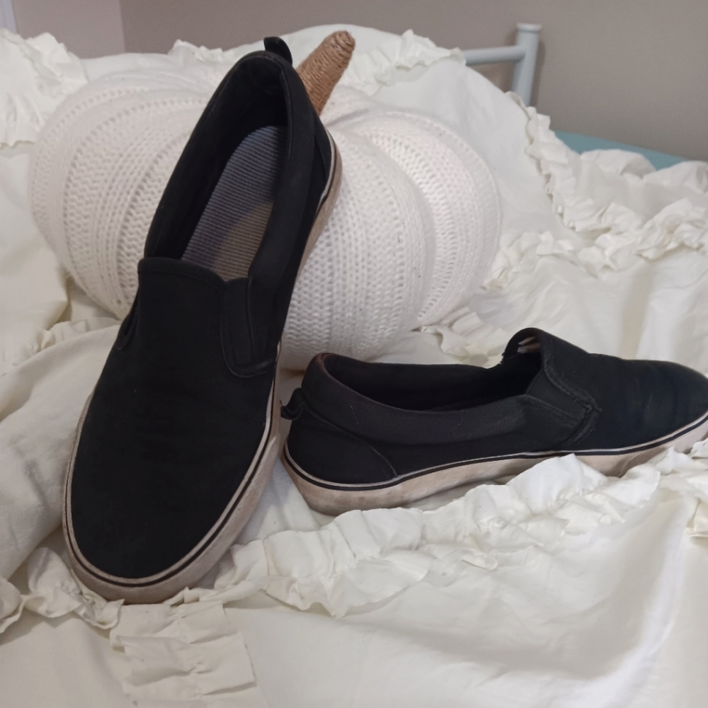 A New Day slip on canvas shoes, Women's size 8 color black